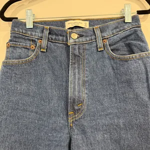 Abercrombie & Fitch The ‘90s Straight Ultra High Rise Jeans Dark Wash thumbnail 4