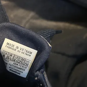 Reebok Woman’s Navy Sneakers thumbnail 3