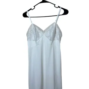 Vanity Fair White Lace Trim Slip‎ Dress Adjustable Straps Lingerie Intimates thumbnail 2
