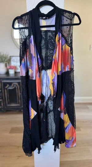 Adore Vest Size L Multicolored Abstract Print Lace Trim thumbnail 1