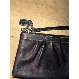 COACH Corner Zip Wristlet Signature Leather‎ Handbag Small - Black S thumbnail 2