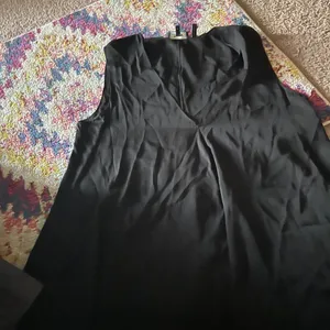 Theory black‎ v neck silk blend top M thumbnail 3