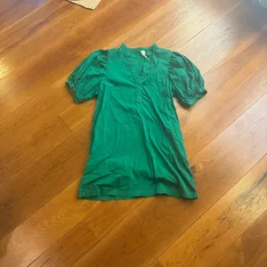 Anthropologie Amadi Glisy Puff Sleeved Green Shirt‎ Dress size M thumbnail 3