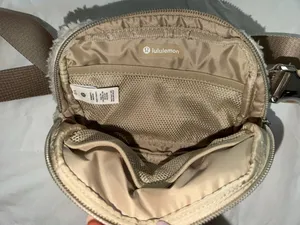 Lululemon Sherpa Belt Everywhere Bag Fleece thumbnail 5