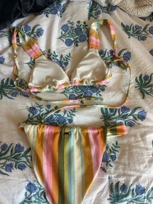 O’Neil Bikini thumbnail 2