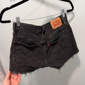 Levis 501 Original Cut Off Denim Shorts 27 Black High Waisted Button Fly Raw Hem thumbnail 4