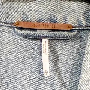 Free People Denim Light Wash Boxy Fit Jean Jacket Size‎ XS thumbnail 3