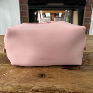 NEW! Burberry Clutch Toiletry Bag Cosmetic Pouch Travel Case ~ Pink 💞 thumbnail 11