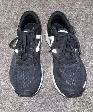 New Balance Tennis Shoes thumbnail 2