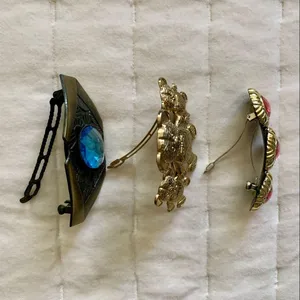 3 Unique Vintage Gold-Toned Metal Hair Clips thumbnail 2