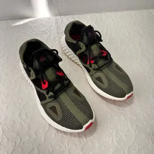 Adidas Snickers Size 6.5 Women's Running Shoes Run Lux Clima Army Green Comfy thumbnail 5