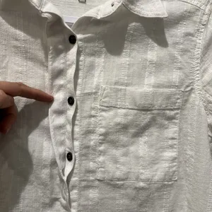 BKE by Buckle White Textured Button-Up Blouse Size S 100% cotton Rounded Hemline thumbnail 4