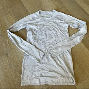 Lululemon Long Sleeve Top thumbnail 1