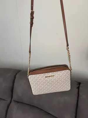 Michael Kors Purse thumbnail 4