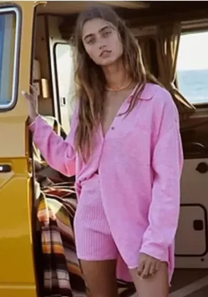✨FREE PEOPLE Zuma Sweater Hot Pink Sz Medium Shorts✨ thumbnail 1