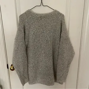 Urban Outfitters UO Rosie Soft V-Neck Side Slit Sweater Oversize thumbnail 6