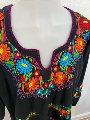 Artisan Made in Mexico Floral Embroidered Top Size Large thumbnail 2