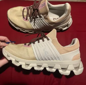 On Cloud x Free People Cloudswift 3 ad Running Shoes thumbnail 2