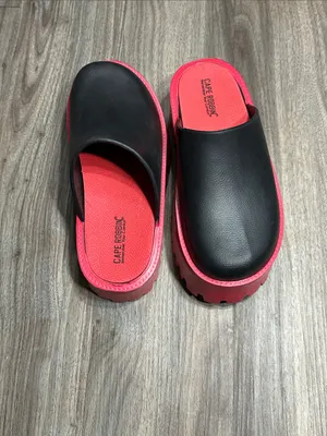 Cape Robbin Black Upper with Hot Pink Platform Clogs thumbnail 7