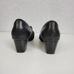Clarks Womens Shoes Size 7.5 Black Leather Sugar Spice Heeled Slip On Pumps thumbnail 4
