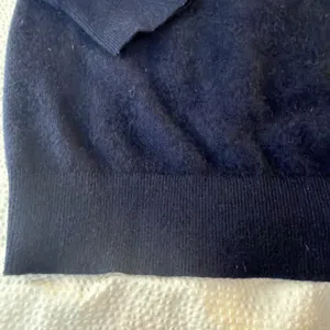 Button Down Navy V-Neck Cashmere Sweater Xl Women's thumbnail 4