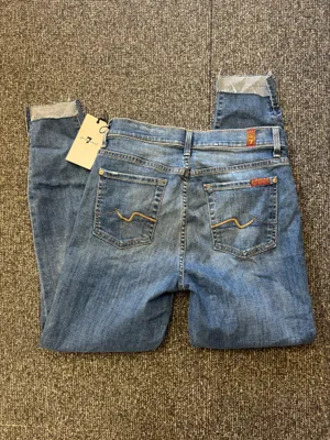 7 For All Mankind thumbnail 8