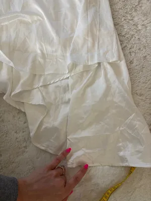 Lulus Torri White Satin Off-the-Shoulder Maxi Dress Size small Bridal classic thumbnail 12