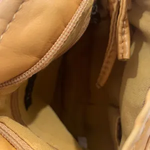 Bueno Women’s Cross Over Body Bag thumbnail 4