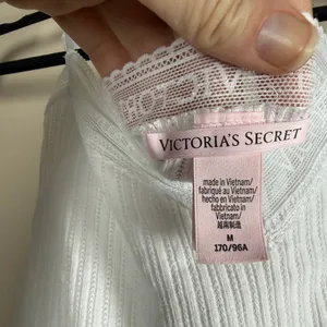 Victoria’s Secret Y2K Style Pointelle Lace Trim White Cami Sz M thumbnail 8