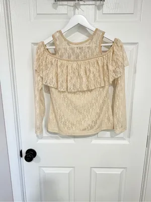 NWT Easel Cream Lace Coquette Cottagecore Cold Shoulder Balletcore Small Top thumbnail 8