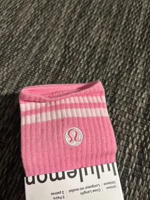Lululemon Daily Essentials Socks 3 Pair Candy Cloud Foam Cloud White Yellow Sz L thumbnail 4