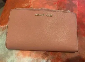 Michael Kors wallet thumbnail 1