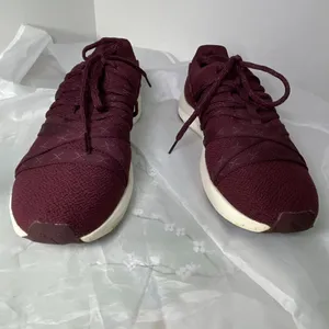 Puma size 8.5 Prowl Alt 2 LX women’s sneaker burgundy thumbnail 2