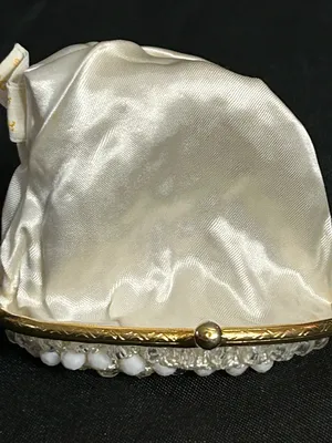 Handcrafted White Beaded Coin Purse with Gold Frame thumbnail 7