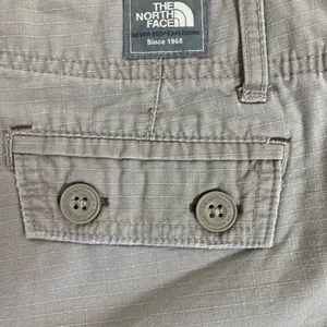 North Face 4” gray chino size 4” outdoor hiking shorts thumbnail 3