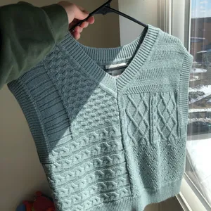 Jessica Simpson Sweater Vest thumbnail 2
