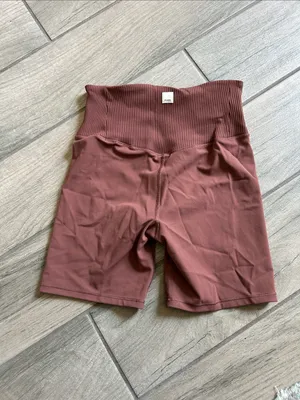 Vuori Ribbed High-Waist Biker Shorts thumbnail 3