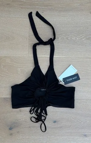 Tiger Mist Cynthia Keyhole Criss Cross Top Size M in Black thumbnail 1