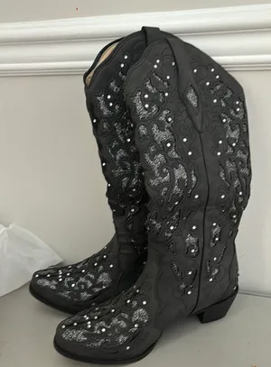 Cowboy boots Size 7 thumbnail 1