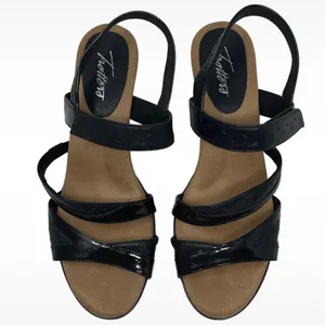 Trotters “Marvie” Black Leather Heeled Hook & Loop Sandals Women’s Size 8.5 Wide thumbnail 3