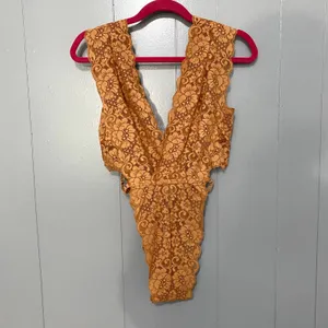 NEW Free People HAH Brown Sugar Cut to the Chase Lace V-neck Boho Bodysuit L thumbnail 6