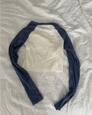 Brandy Melville Long Sleeve thumbnail 2