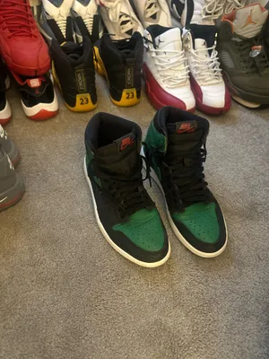Pine Green Jordan 1  thumbnail 2