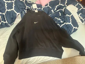 Cropped Nike Sweatshirt Women’s Medium thumbnail 1