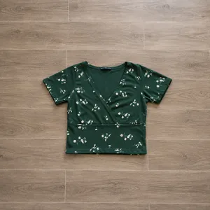Brandy Melville Dark Green Floral Amara V-Neck Crop Top thumbnail 2