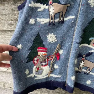 Victoria Jones size PM knitted winter holiday theme vest. thumbnail 7