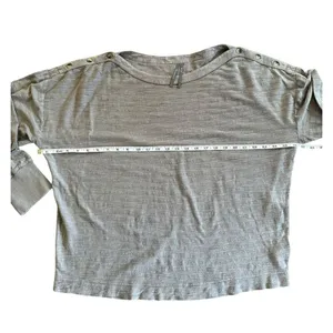 Anthropologie Delilah Button‎ Shoulder Top Gray Minimalist Sz XL thumbnail 8
