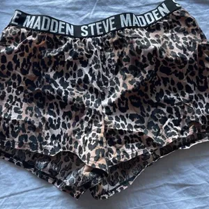 Steve Madden Women's Shorts Cheetah Print sz Small Pjs Comfy Daily Shorts thumbnail 1