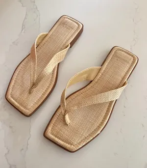 ABERCROMBIE & FITCH Raffia Thong Sandals Size 8 thumbnail 1