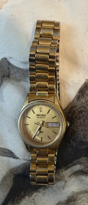 Vintage Seiko SQ Ladies Gold-Toned Quartz Watch – Day/Date Display thumbnail 1